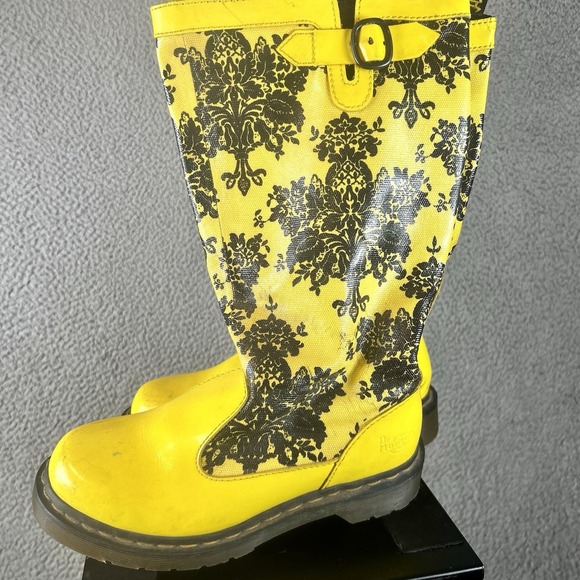 Dr Martens Nellie Rain Boots Yellow Patent Leather Floral Festival Womens 5 US - Picture 1 of 6